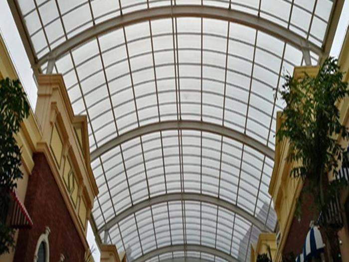 大渡口屋面网架顶棚吊装方案